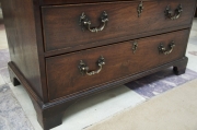 mahogany-chest-of-drawers-with-brushing-slide-2