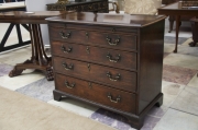 mahogany-chest-of-drawers-with-brushing-slide-4