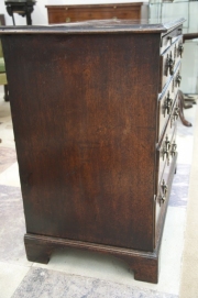 mahogany-chest-of-drawers-with-brushing-slide-7