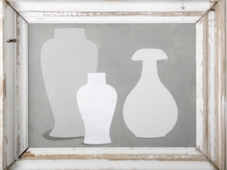 3 vases in grey