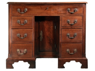 18th century Mahogany kneehole desk