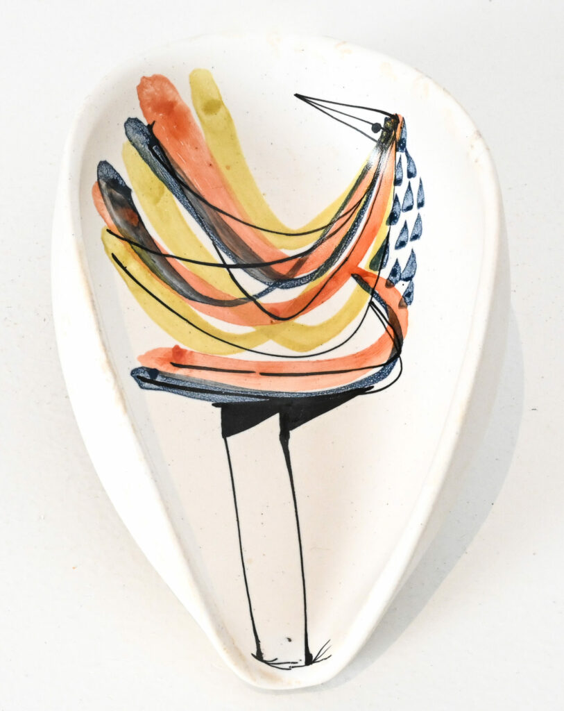 Oval shaped vide poche Decorated with a bird by Roger Capron