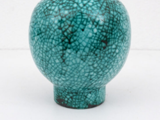 Art-deco-celadon-green-crackle-glaze-boule-shaped-vase-5