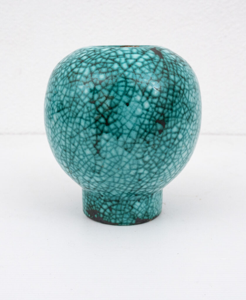 Art-deco-celadon-green-crackle-glaze-boule-shaped-vase-5