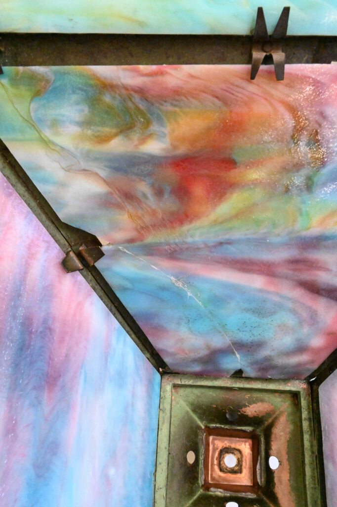 Pittsburgh Scenic Slag Glass Table Lamp 01 Pittsburgh Scenic Slag Glass Table Lamp 01