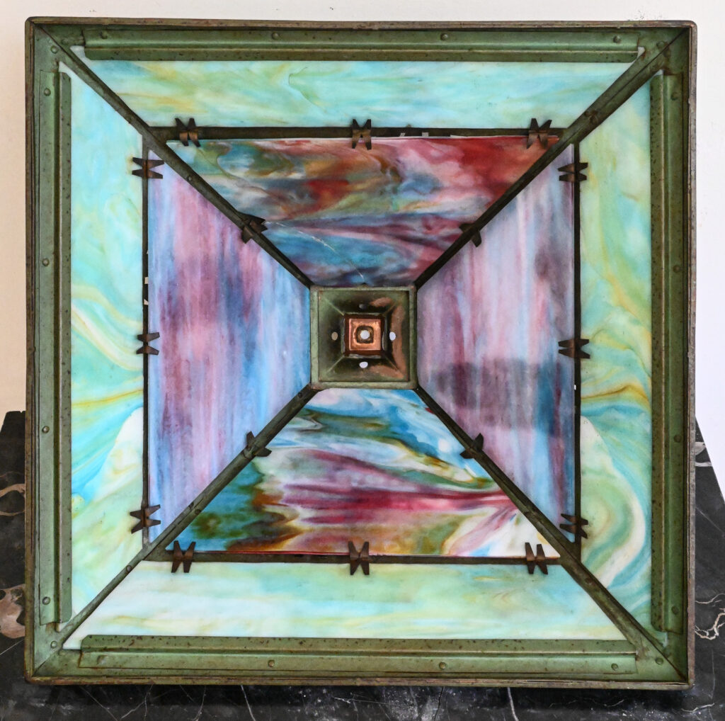 Pittsburgh Scenic Slag Glass Table Lamp 02 Pittsburgh Scenic Slag Glass Table Lamp 02