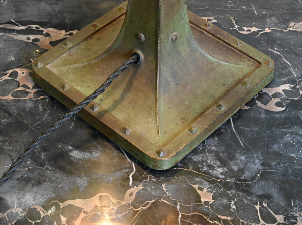 Pittsburgh Scenic Slag Glass Table Lamp 15 Pittsburgh Scenic Slag Glass Table Lamp 15