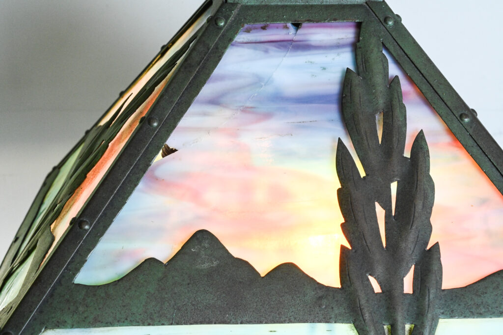 Pittsburgh Scenic Slag Glass Table Lamp 17 Pittsburgh Scenic Slag Glass Table Lamp 17