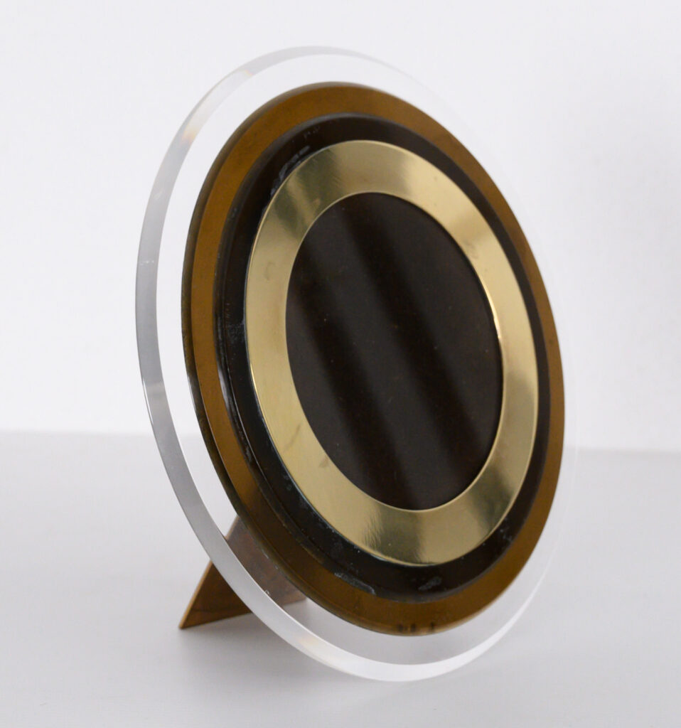 Circular-Christian-Dior-photo-frame1