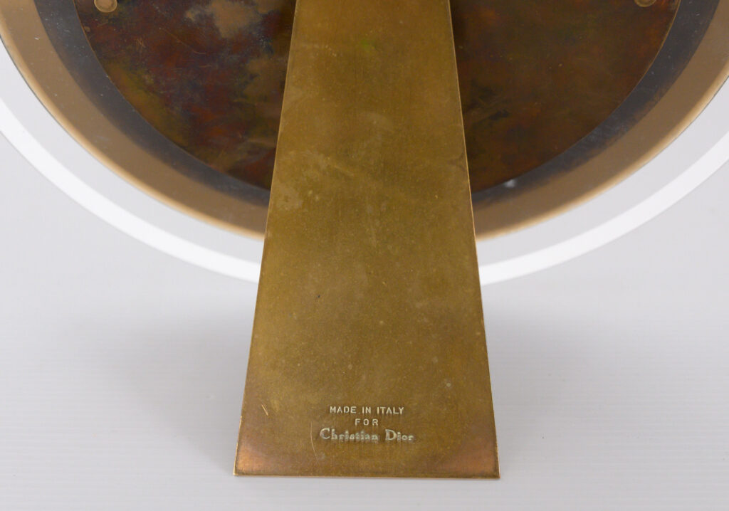 Circular-Christian-Dior-photo-frame4