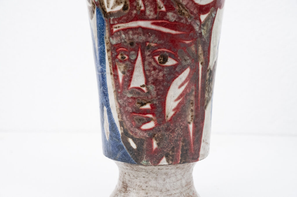 Hand-thrown-stoneware-vase-by-Jean-Derval4