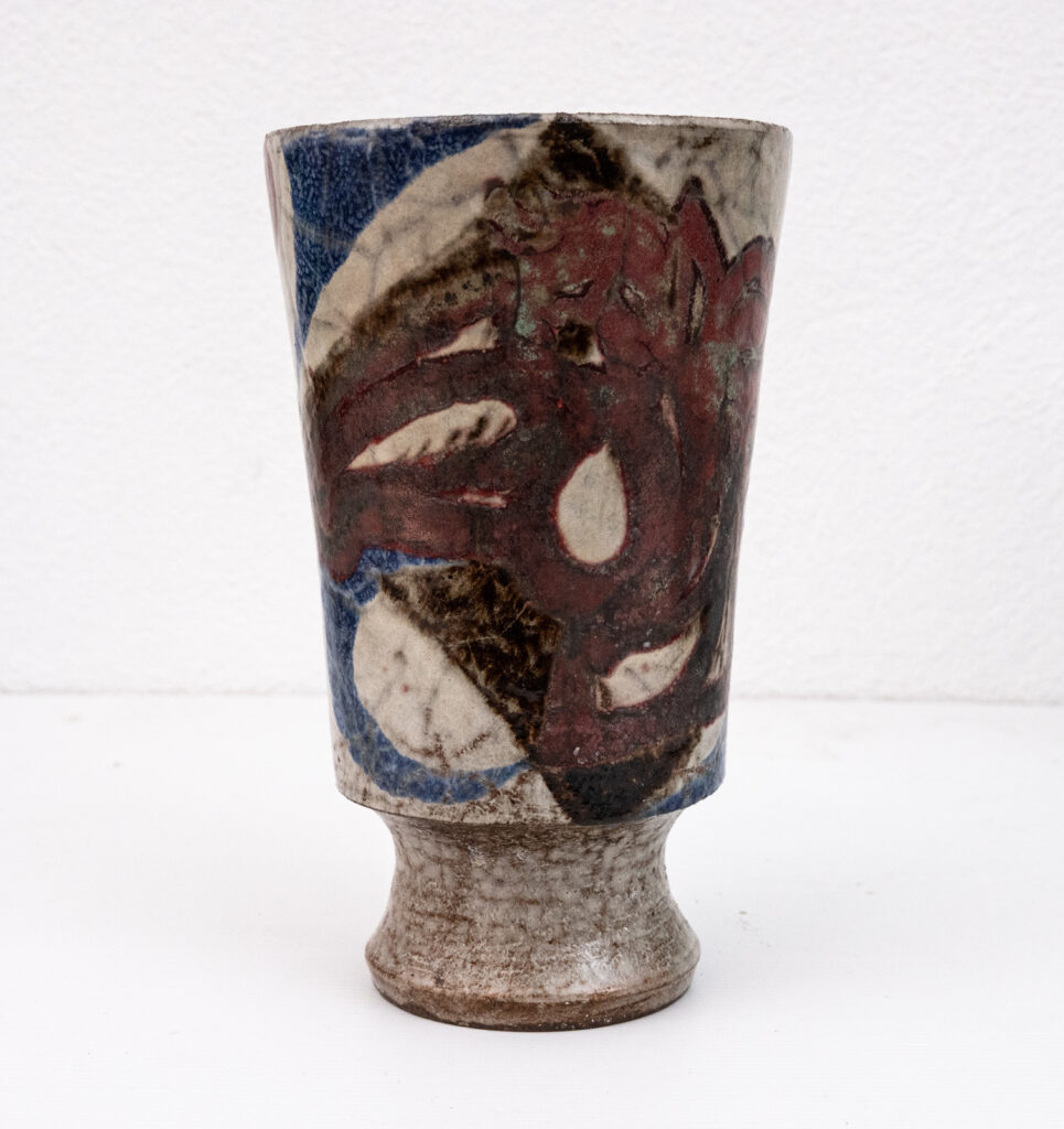 Hand-thrown-stoneware-vase-by-Jean-Derval7