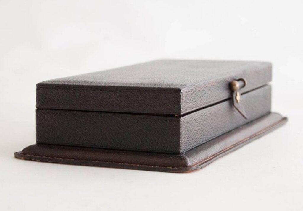 Hermes_style_saddlestitched_leather_games_set_4_master