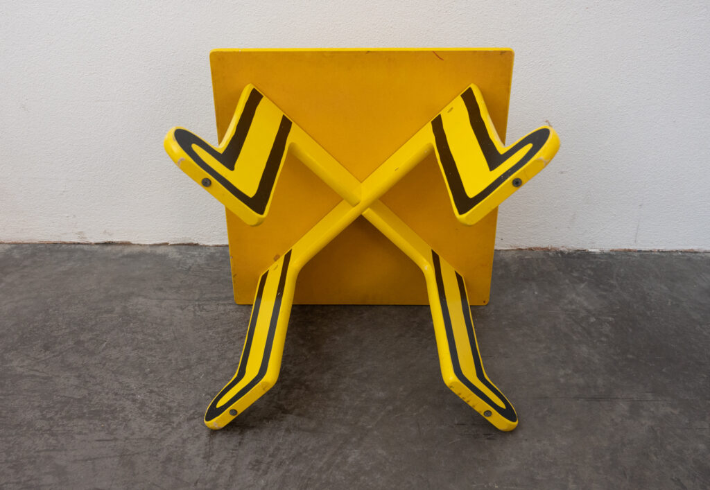 Keith-Haring-kids-table-by-Vilac10