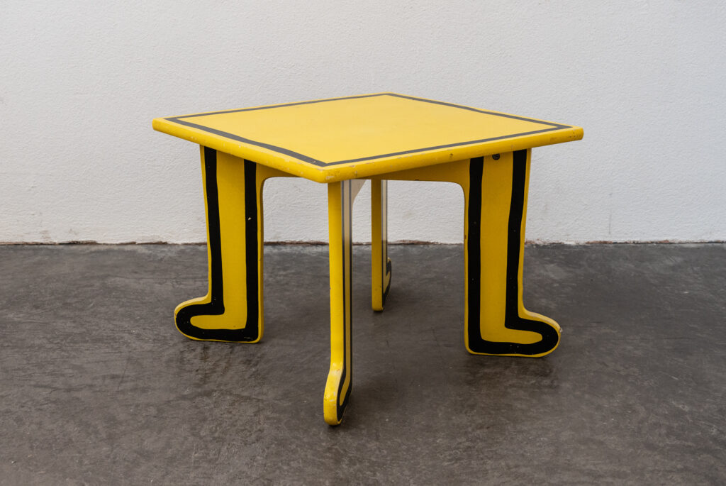 Keith-Haring-kids-table-by-Vilac2