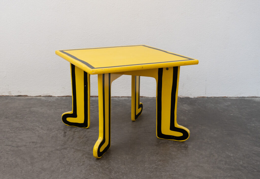 Keith-Haring-kids-table-by-Vilac3