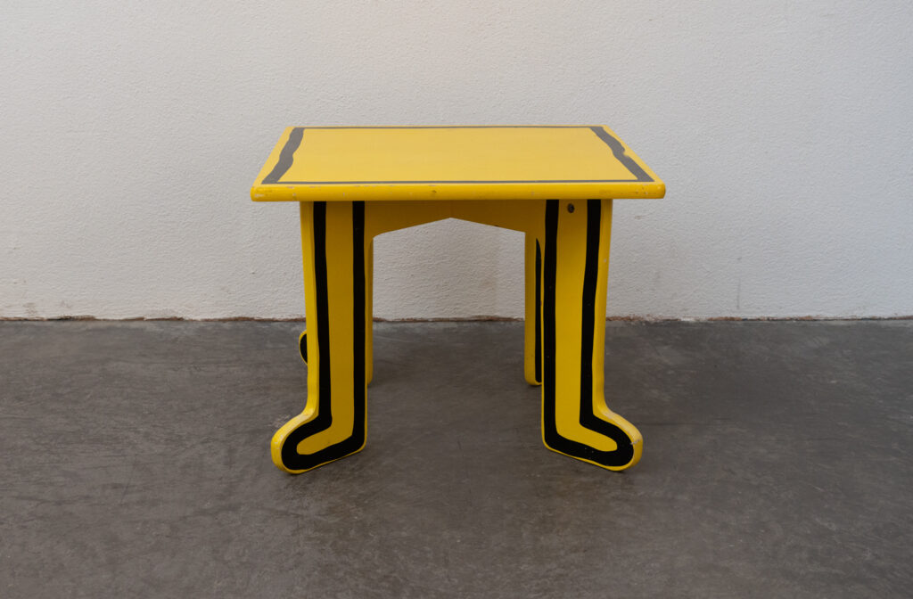 Keith-Haring-kids-table-by-Vilac4