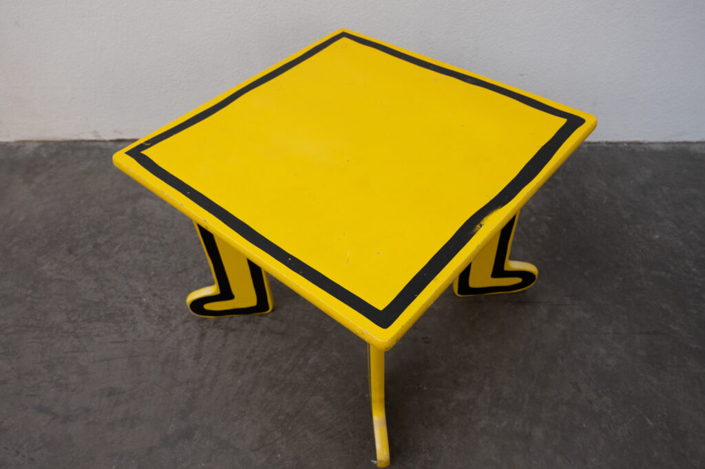 Keith-Haring-kids-table-by-Vilac6