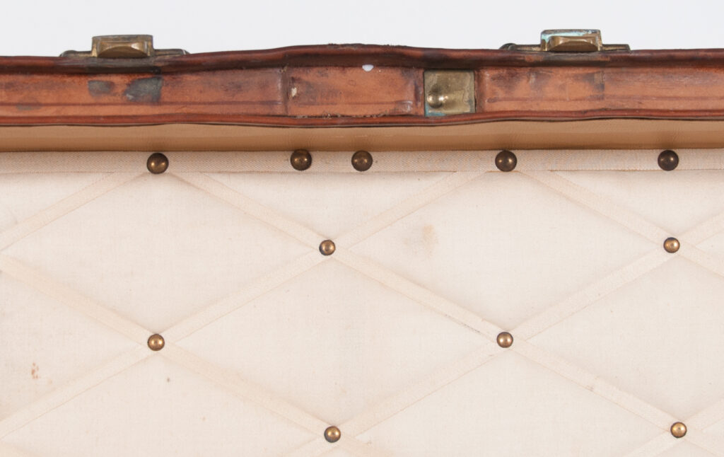 Malle a tiroirs by Louis Vuitton-13