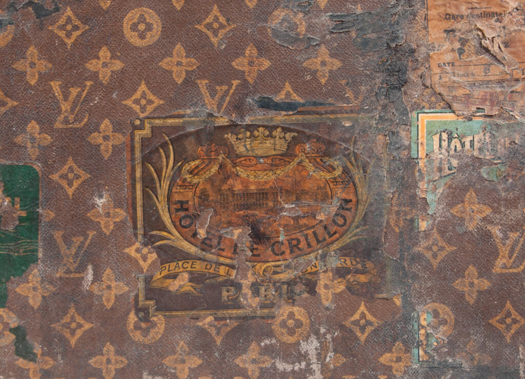 Malle a tiroirs by Louis Vuitton-16