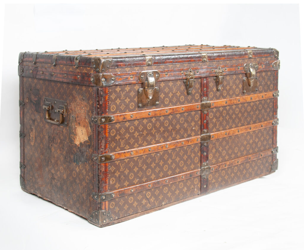 Malle a tiroirs by Louis Vuitton-5