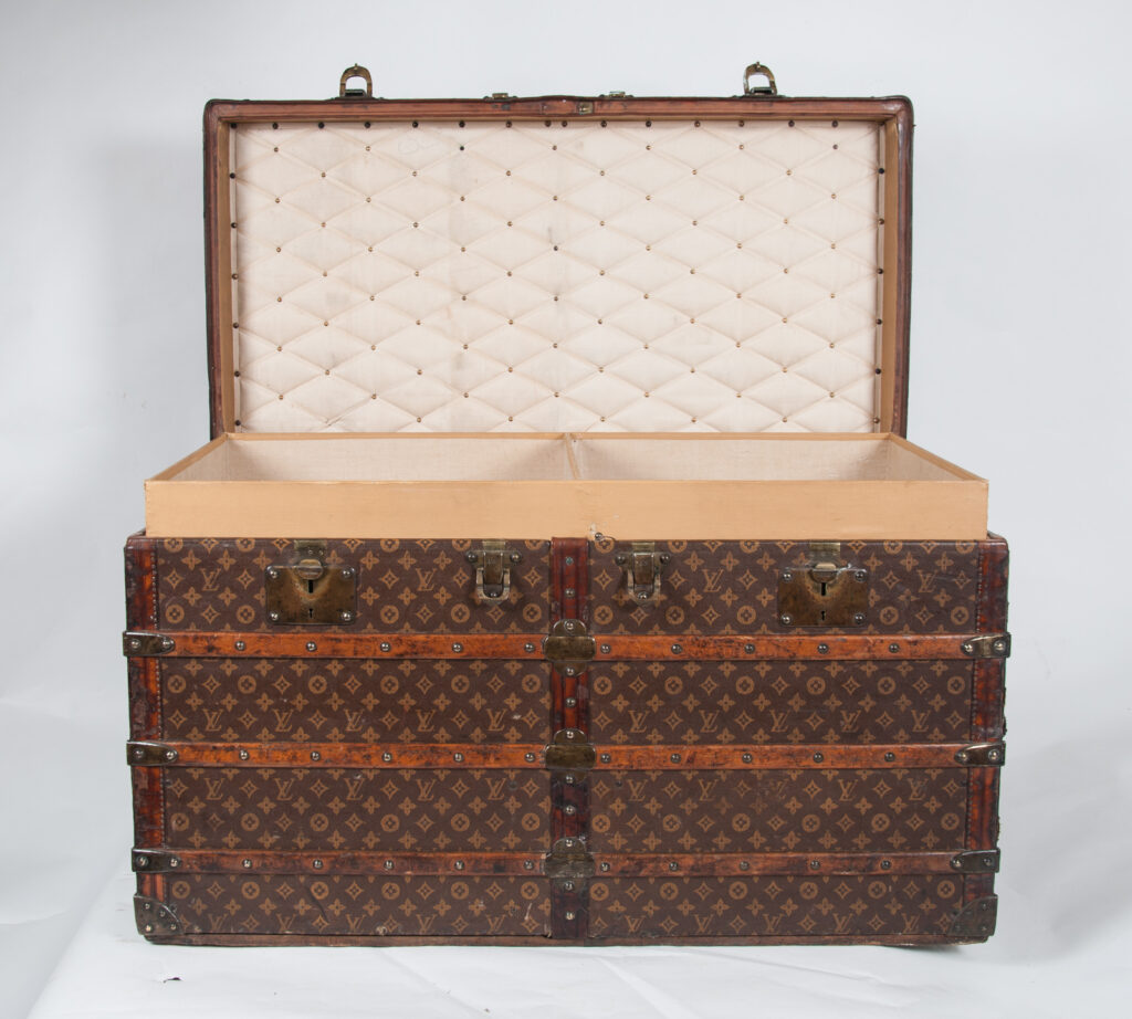 Malle a tiroirs by Louis Vuitton-6