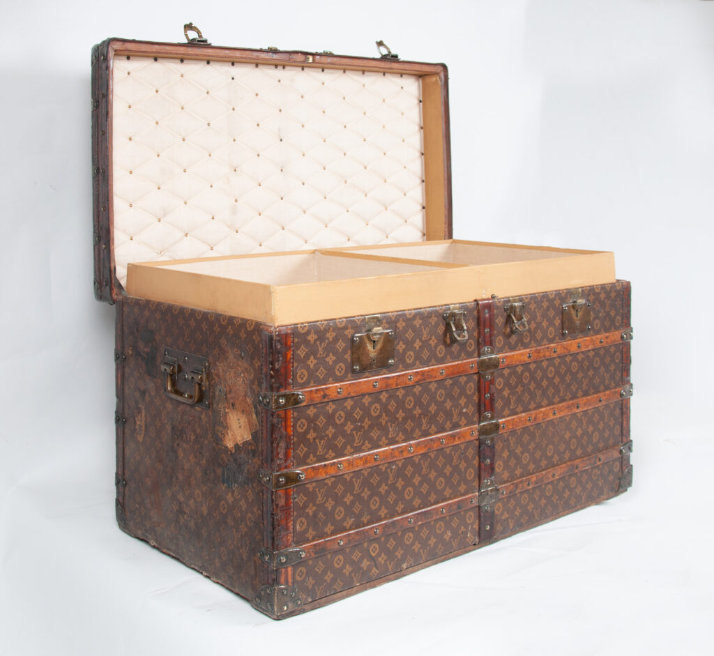 Malle a tiroirs by Louis Vuitton-7