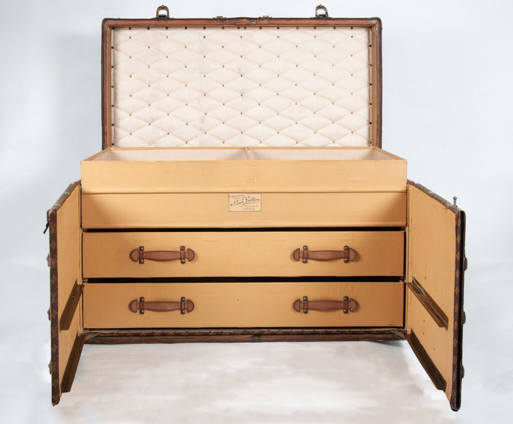 Malle a tiroirs by Louis Vuitton-8