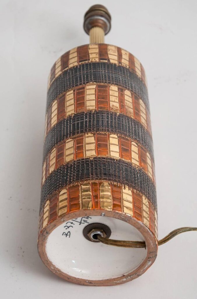 Mid_Century_Bitossi_Italian_table_lamp_Londi_Seta_Sgraffito_Gold_Luster_2_master