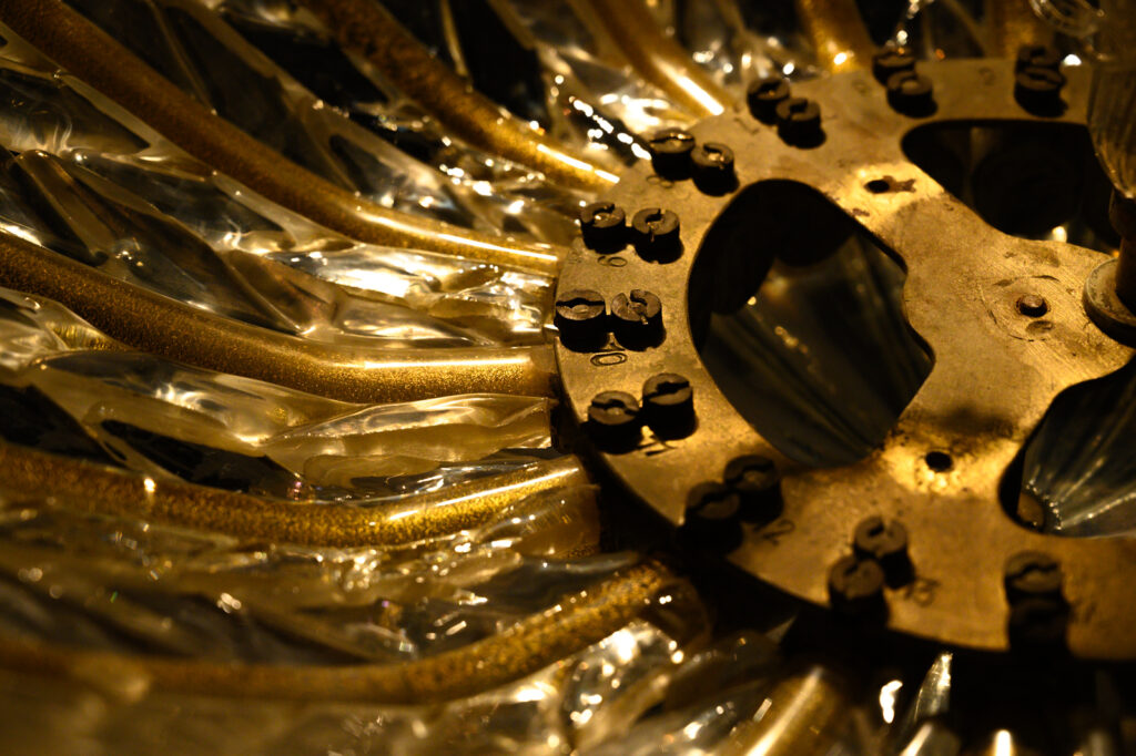 Murano-galleon-light-by-Seguso-for-Veronese10