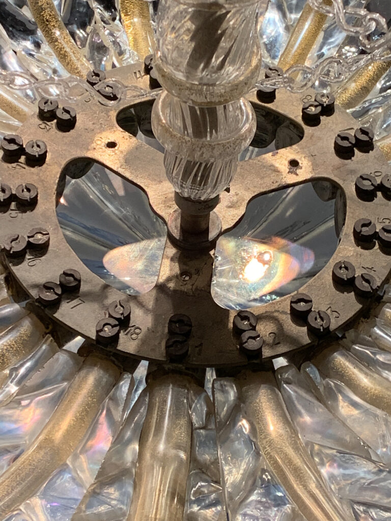 Murano-galleon-light-by-Seguso-for-Veronese15