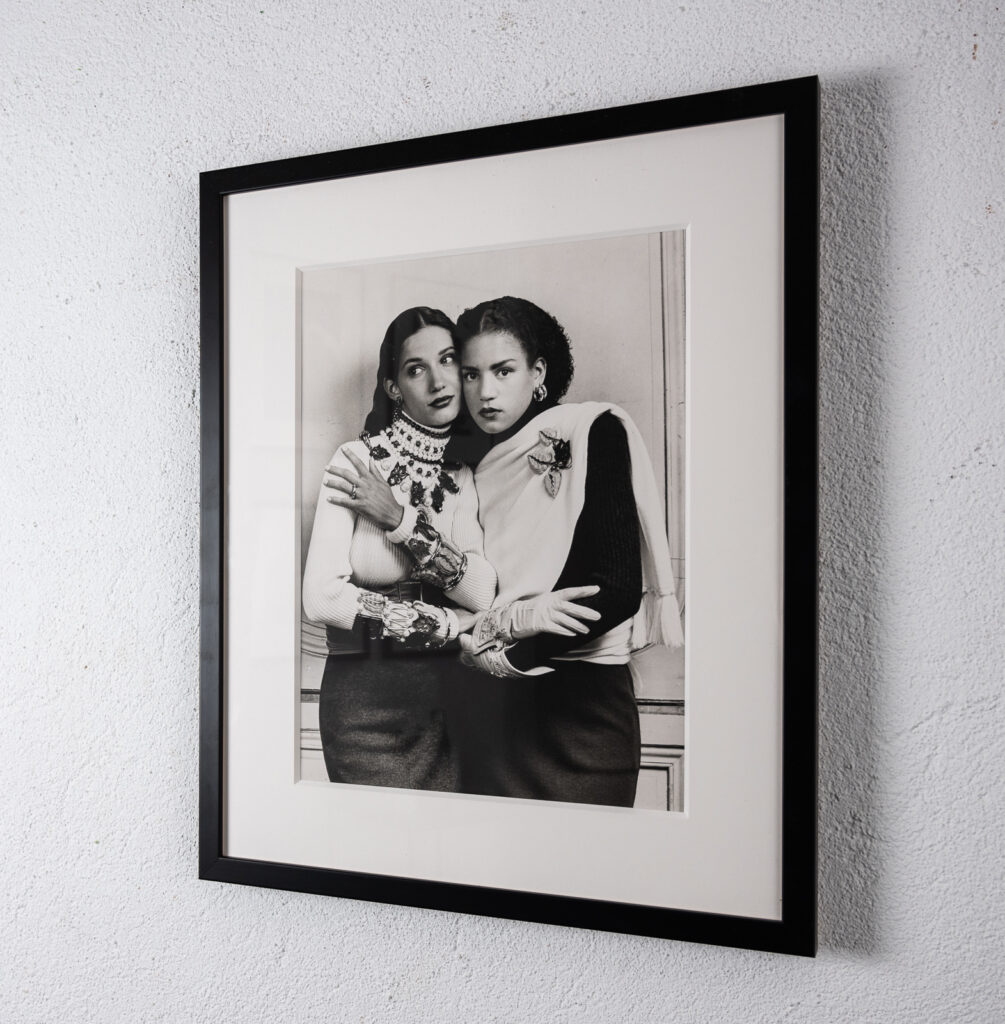 Original-photograpOriginal-photograph-of-two-models-by-Karl-Lagerfeld2