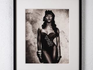 Original-portrait-photograph-of-Naomi-Campbell-by-Karl-Lagerfeld2