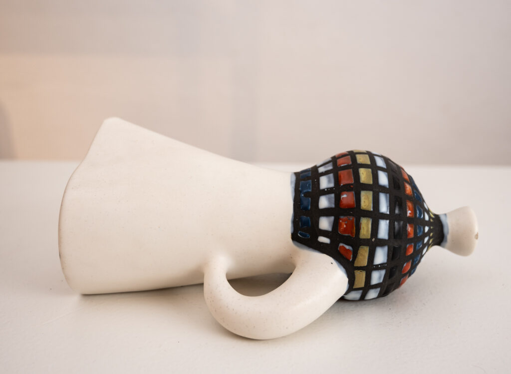 Roger-Capron-vase-murale-wall-pocket-18