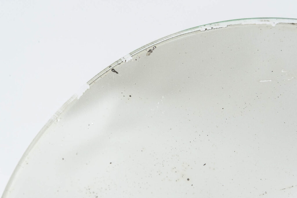 Round modernist table Mirror-5.jpg