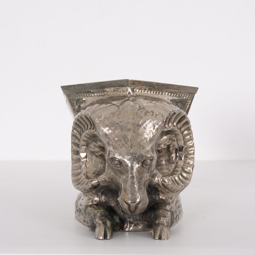 Silver-plated-vase-by-Gabriella-Crespi2