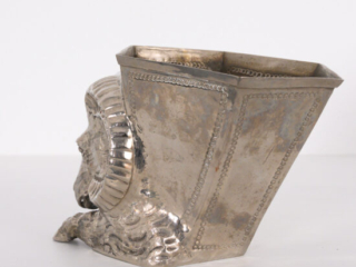 Silver-plated-vase-by-Gabriella-Crespi4