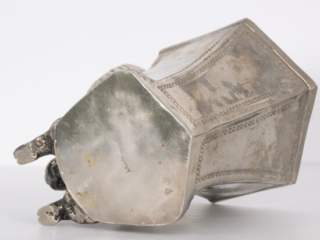 Silver-plated-vase-by-Gabriella-Crespi5