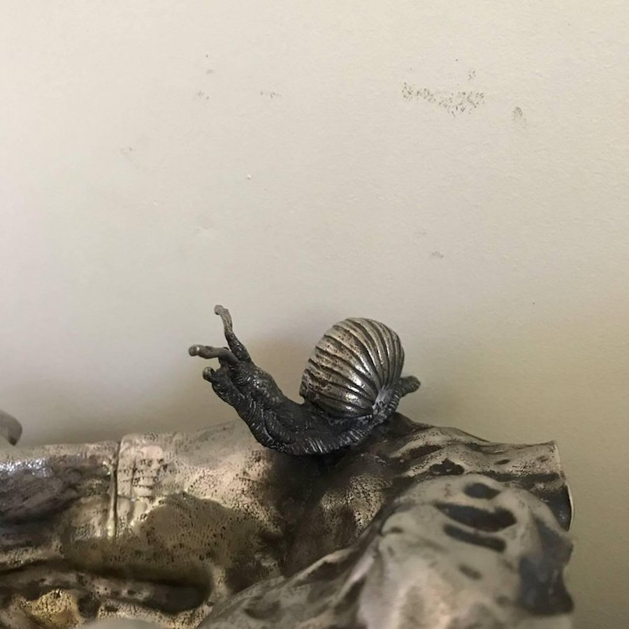 Silver_plated_leaf_bowl_with_snails_by_Gabriella_Crespi_for_Christian_Dior14_master