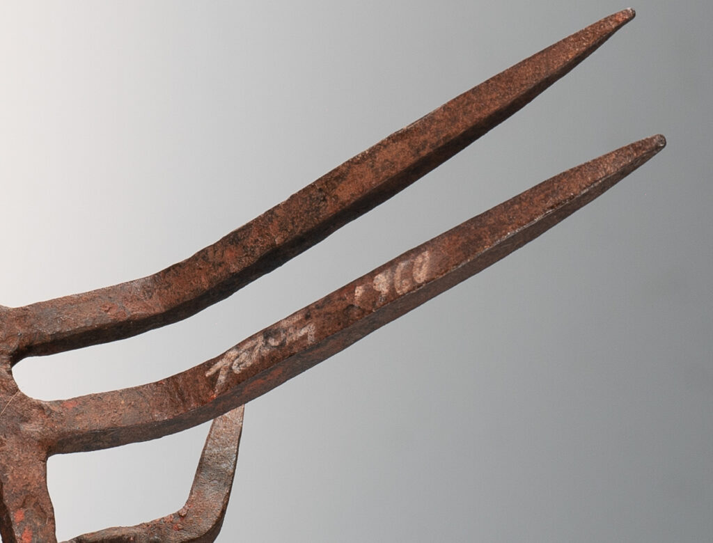 Wrought-iron-forms-by-Marcello-Fantoni-7-2