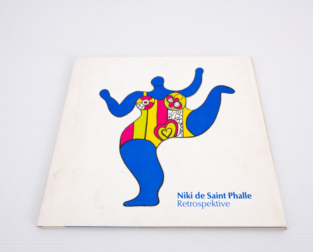 collection-of-Niki-de-Sainte-Phalle-books10