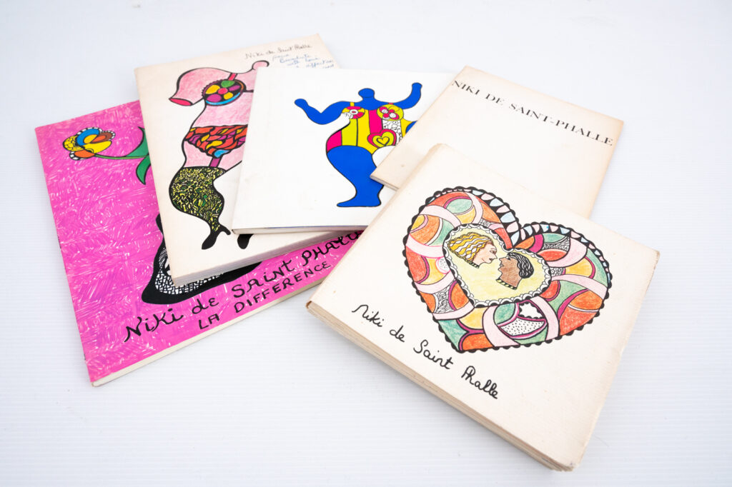 collection-of-Niki-de-Sainte-Phalle-books22