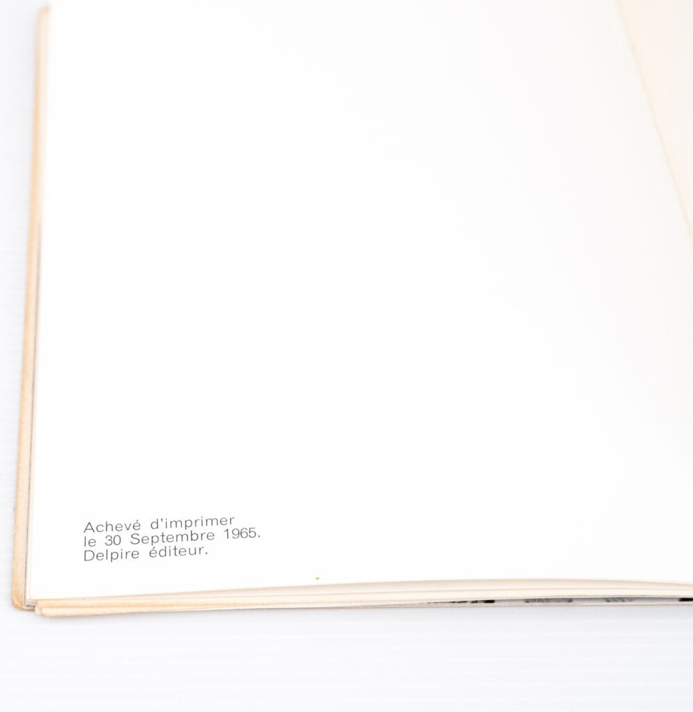 collection-of-Niki-de-Sainte-Phalle-books8