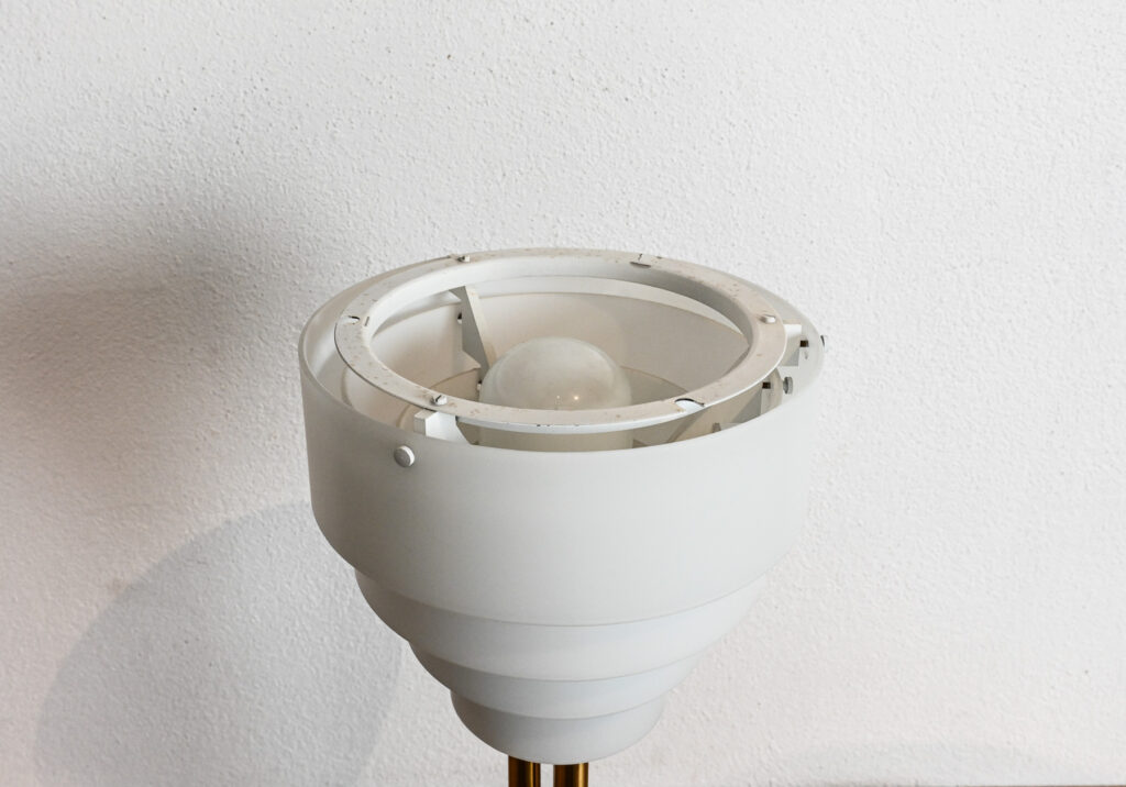 model-162-table-lamp-by-Jean-Perzel-04