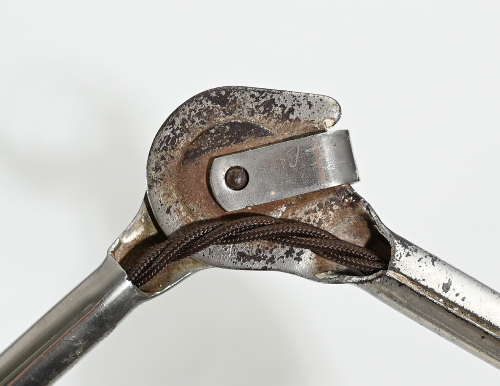 model-215-Gras-Ravel-floor-lamp-8