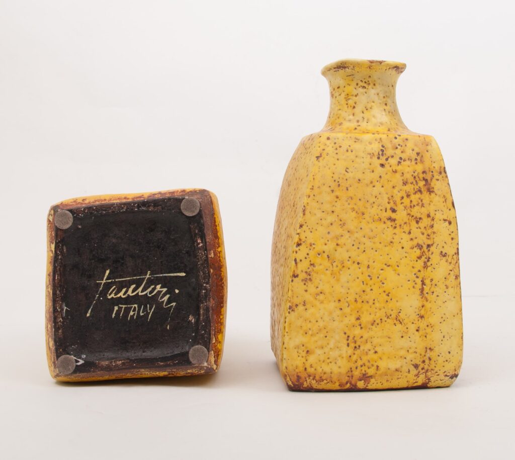 no 8 Marcello Fantoni Pair des vases jaunes-2