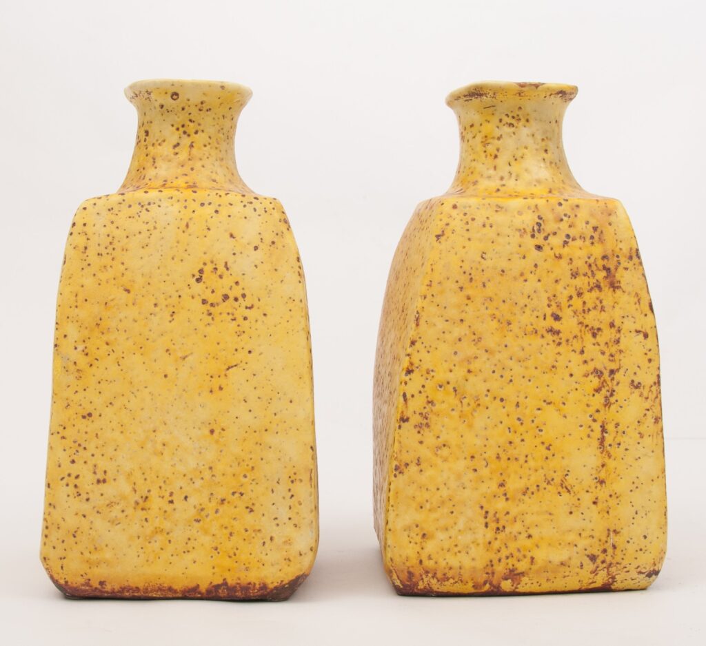 no 8 Marcello Fantoni Pair des vases jaunes-3
