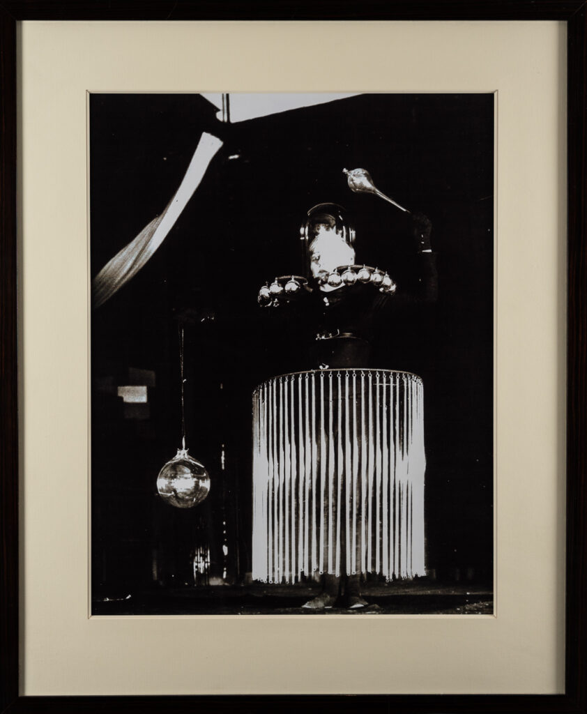 photograph-of-character-after-Oskar-Schlemmers-ballet-by-Karl-Lagerfeld2