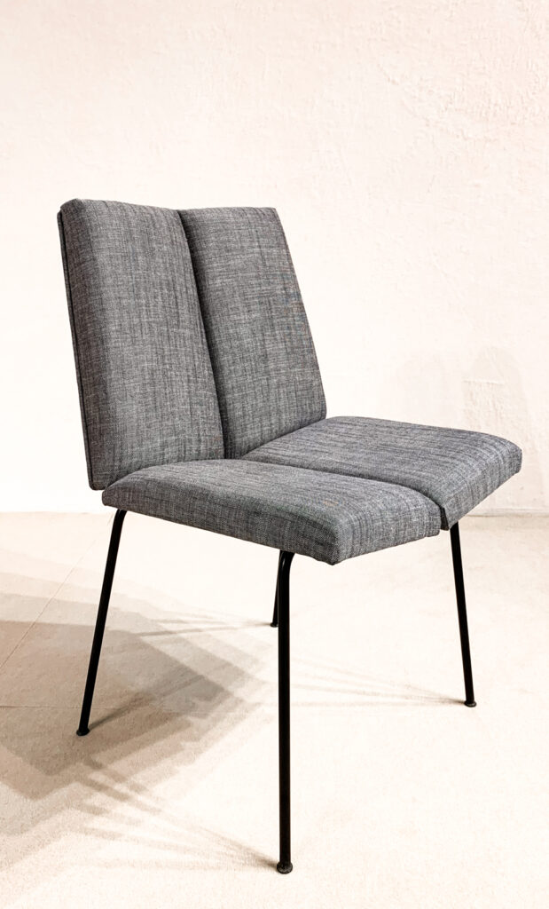 set-of-six-Pierre-Guariche-Quatre-faces-chairs14