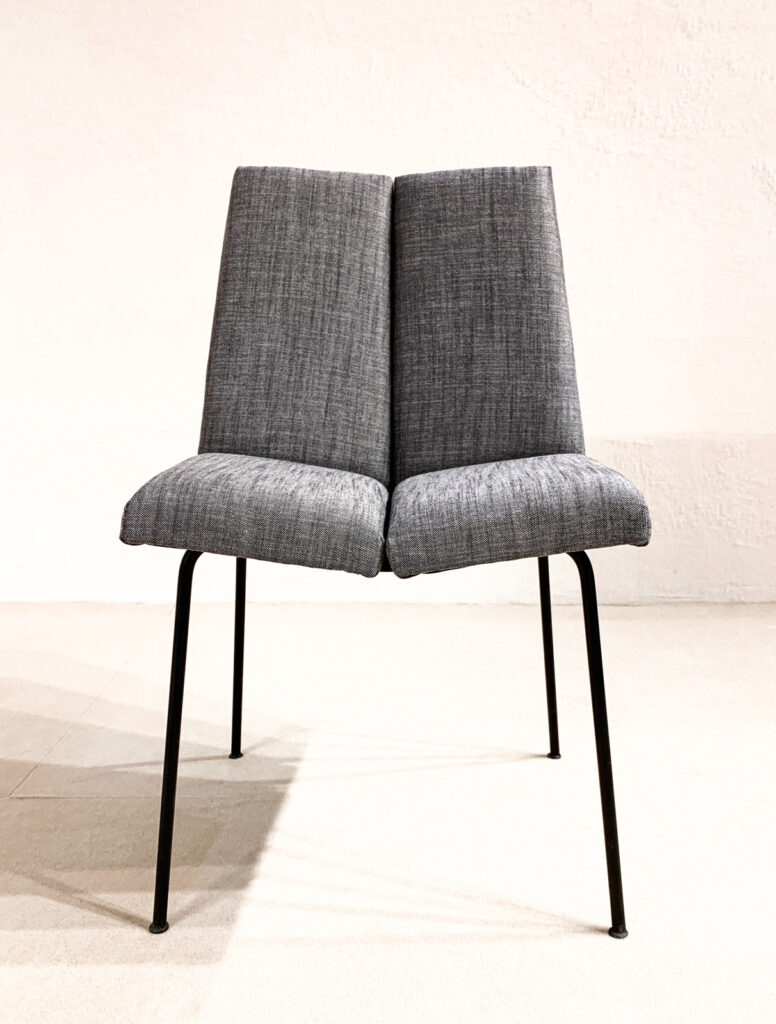 set-of-six-Pierre-Guariche-Quatre-faces-chairs15